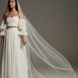 Vera Wang White— cathedral tulle veil